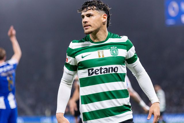 Maxi Araújo agradeceu o apoio dos adeptos após o duelo no Dragão - Foto: IMAGO