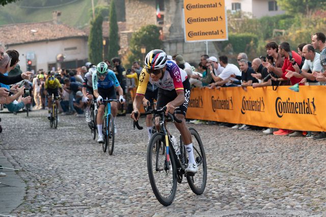 Egan Bernal: «Para ganhar é preciso bater Pogacar, Evenepoel, Almeida ou Vingegaard»