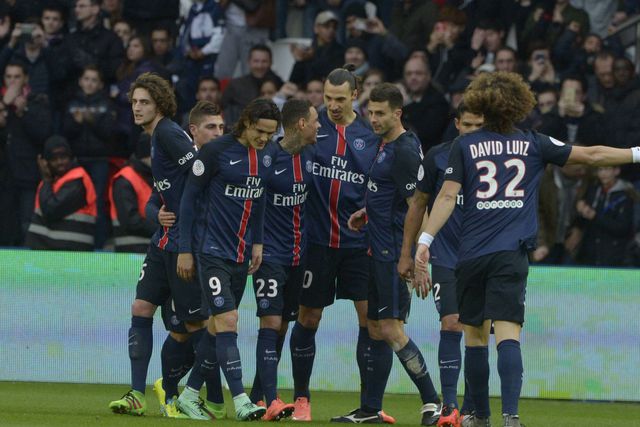 Ex-jogador do PSG: «Vivi 15 anos numa prisão, tirem a máscara que vos mata»