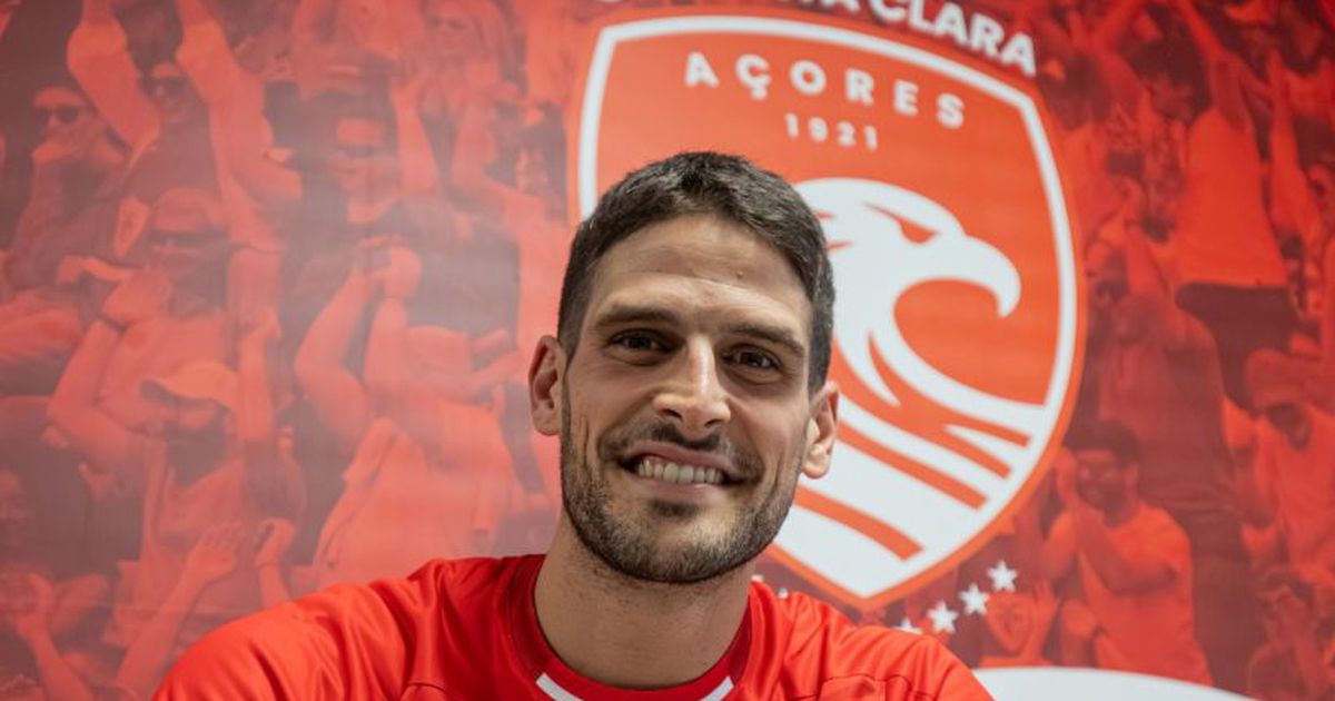 Santa Clara: Gonçalo Paciência apontado ao ataque ao Benfica