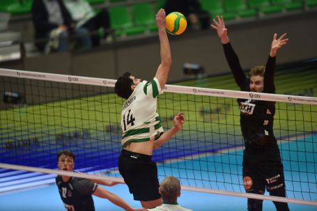 Sporting vence Luneburg em duelo de Champions com final emocionante