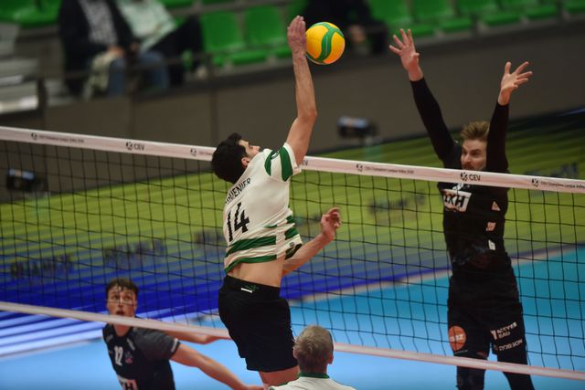 Sporting vence Luneburg em duelo de Champions com final emocionante