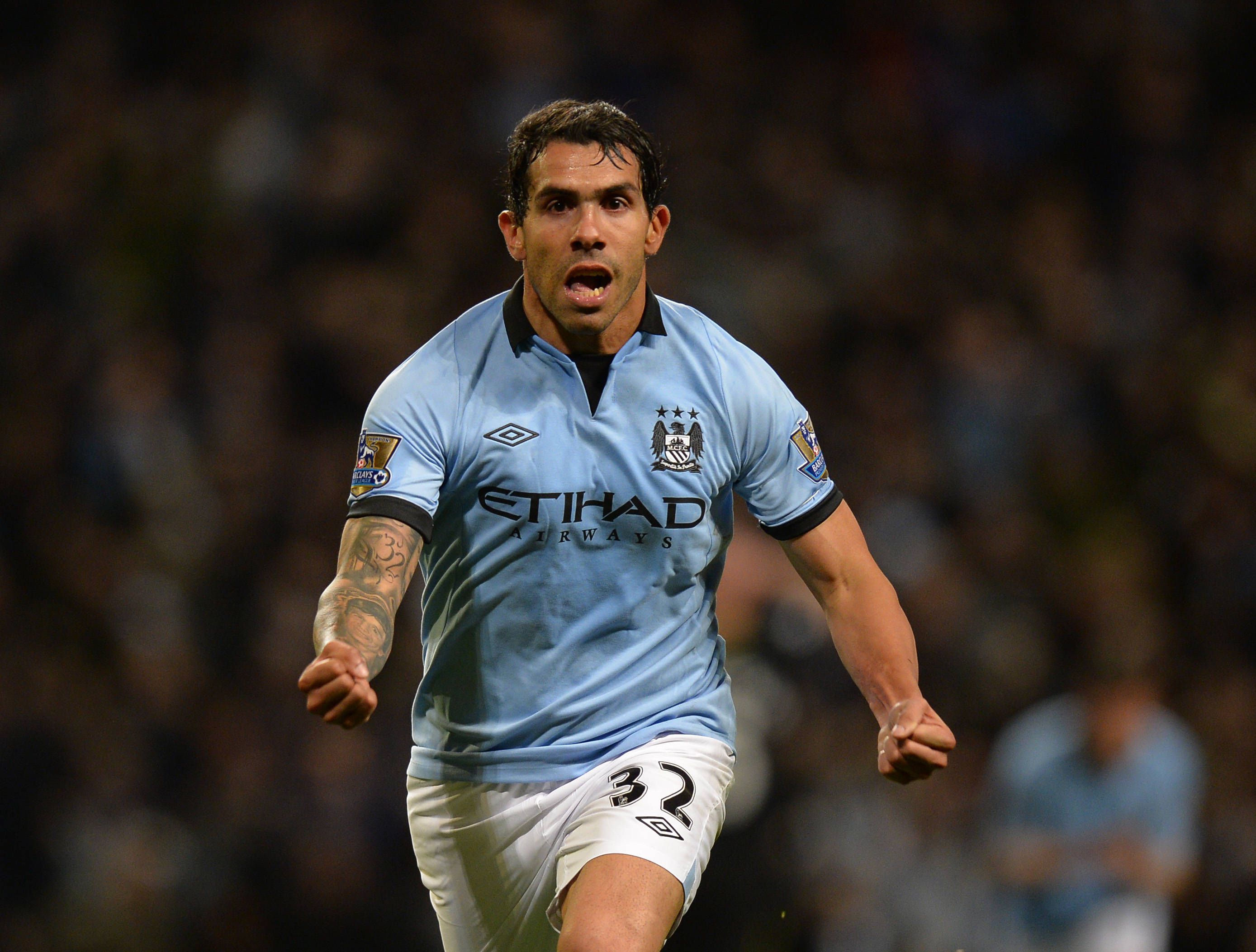 Carlos Tévez- Fez o impensável quando trocou o hegemónico Manchester United pelo vizinho ascendente City, em 2009. O 'traidor' deu que falar dois anos depois, quando se recusou a jogar contra o Bayern e desfalcou o City durante largos meses - Foto: IMAGO