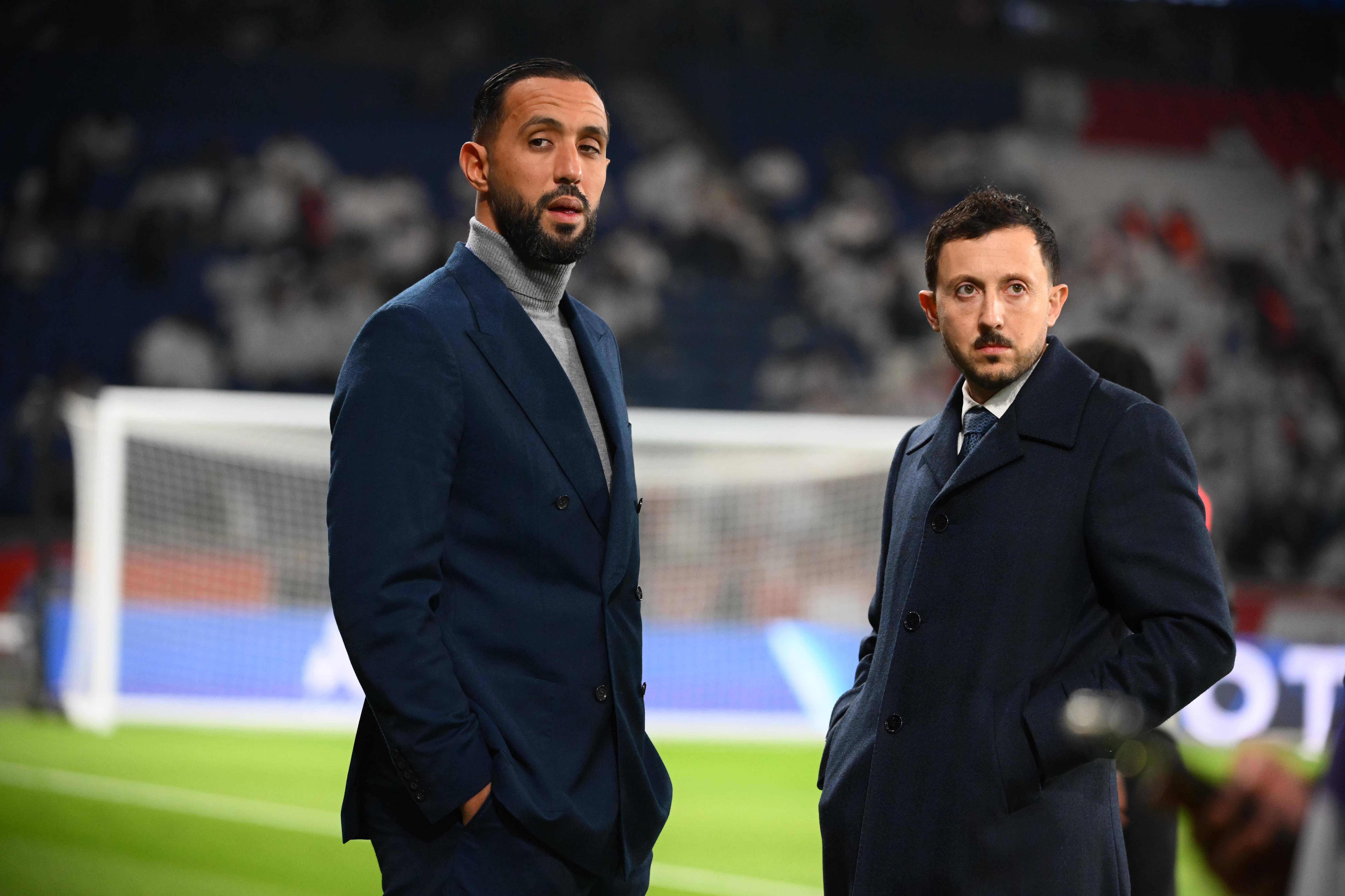 Mehdi Benatia, diretor desportivo do Marselha, ao lado do Presidente Pablo Longoria