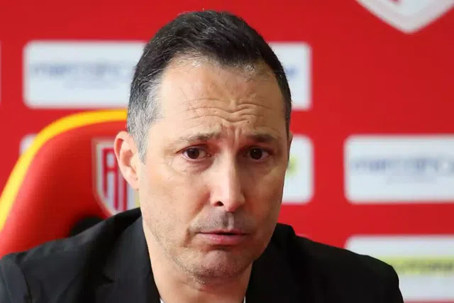 Miguel Socorro (esq.) é o vice-presidente do Aves SAD