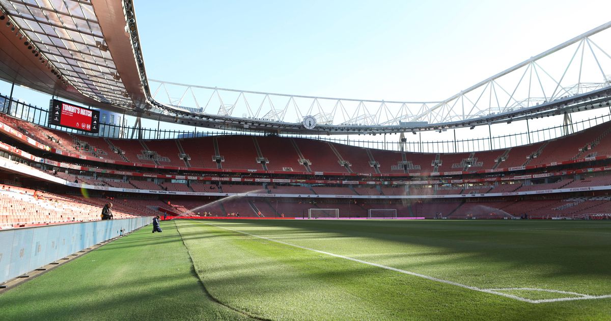 Ex-roupeiro do Arsenal acusa clube de colocar «o lucro à frente das pessoas»