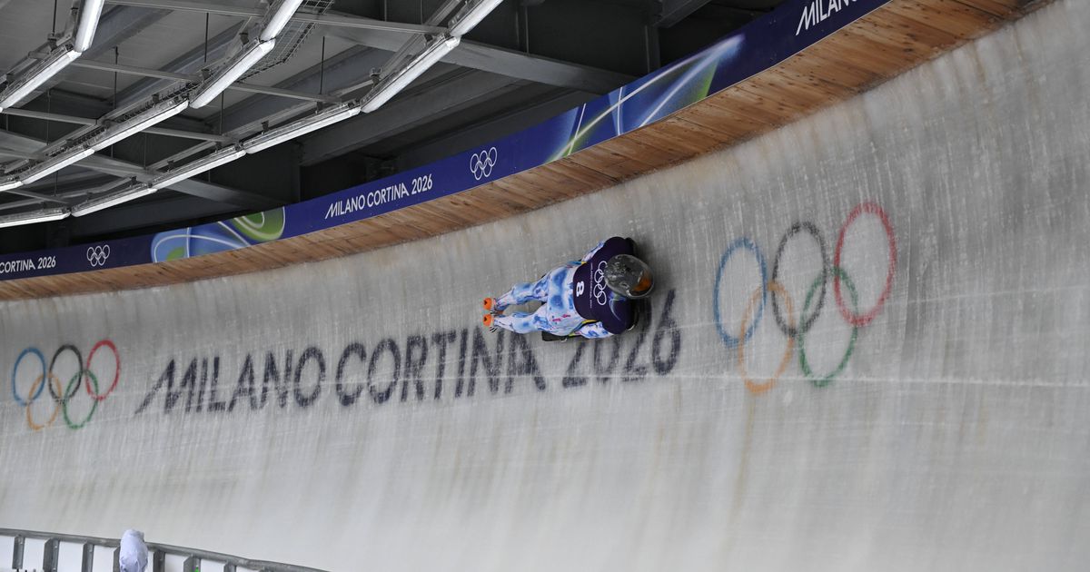 «Traição»: ucraniano reage à proibição de usar capacete em homenagem a sete atletas mortos
