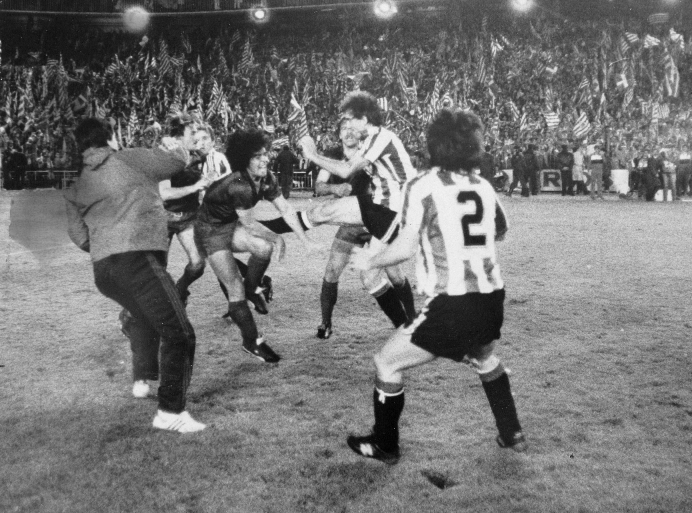 Andoni Goikoetxea- O carniceiro de Bilbau partiu a perna a Diego Maradona em setembro de 1983 com uma entrada duríssima. Os dois travaram-se de razões e provocaram um batalha campal na final da Taça do Rei, meses depois - Foto: IMAGO