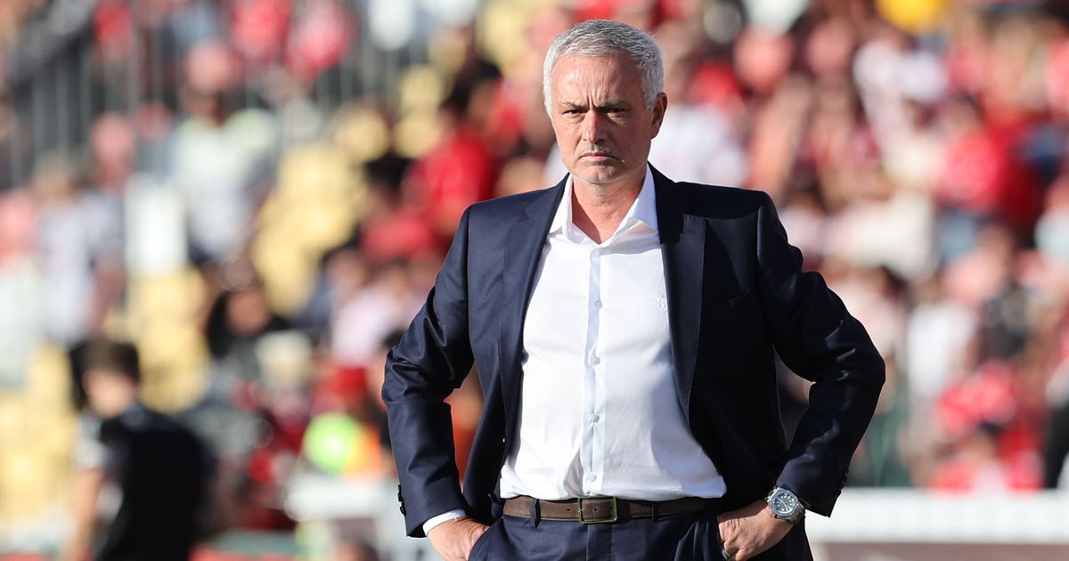 Mourinho vai completar uma volta de Liga no Benfica