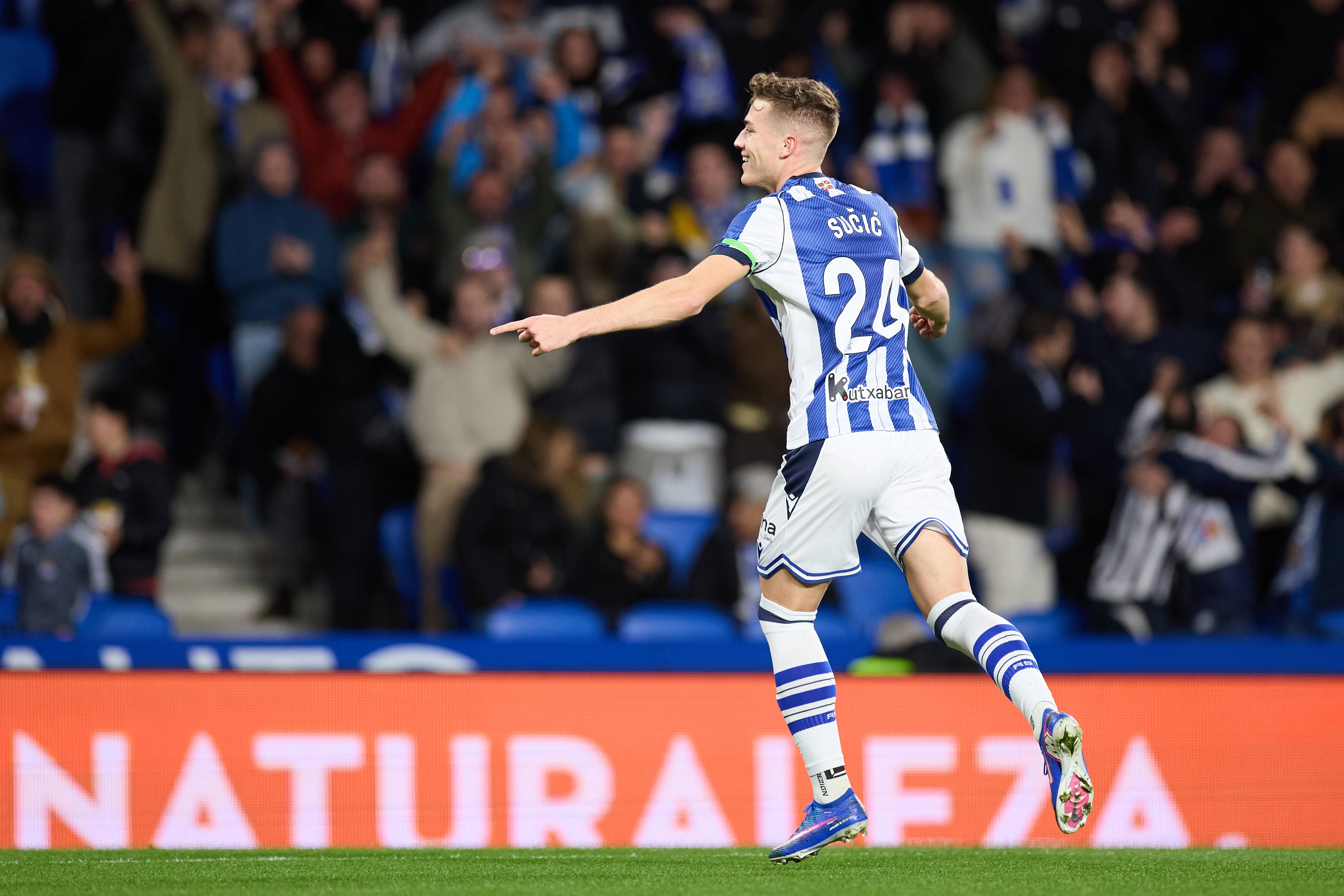 Médio: Sucic (Real Sociedad), o croata afirmou-se na partida com um golo e foi fundamental na vitória frente ao Elche-Foto: IMAGO