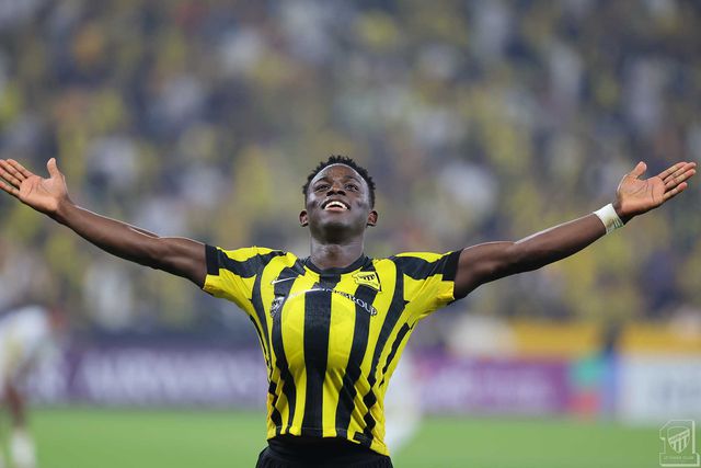 Roger bisou na partida - Foto: Al Ittihad