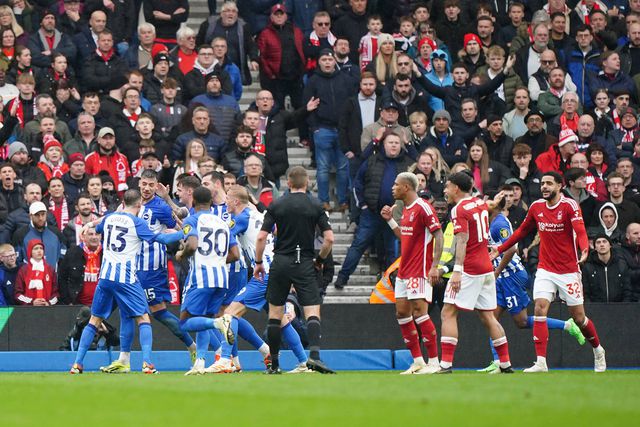 Brighton deixa NES em maus lençóis