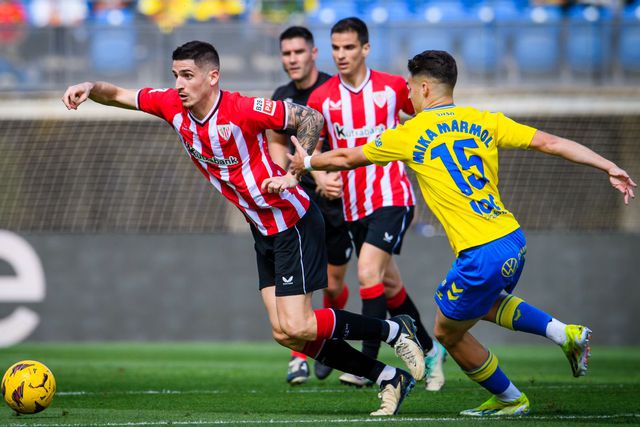 Athletic Bilbao vence e aproxima-se dos lugares de Champions