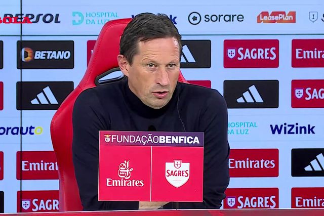 Schmidt explica utilização de Carreras a lateral-direito