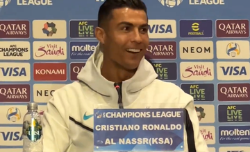 Vídeo: Ronaldo ouve a expressão 'remontada' e responde em árabe