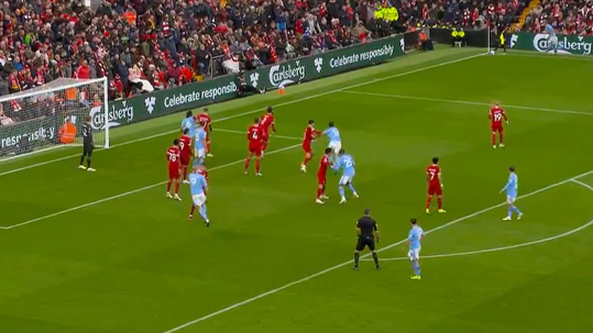 Vídeo: Liverpool a dormir e Man. City na frente