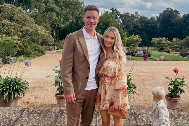 Ter Stegen, guarda-redes do Barcelona, ao lado de Daniela Ter Stegen