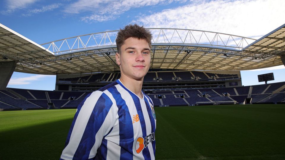 FC Porto: Bielorrússia chama avançado da equipa B