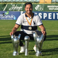 Paulo Mendes, treinador do Clube Desportivo de Cinfães, com três troféus: Campeão da AF Viseu e duas Taças Sócios de Mérito