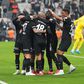 Jogadores do Besiktas a celebrarem o primeiro golo do encontro