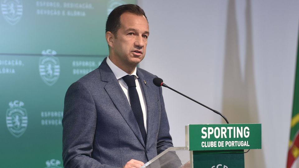Frederico Varandas, presidente do Sporting, discursa no hall VIP do Estádio José Alvalade durante a apresentação do treinador Rui Borges