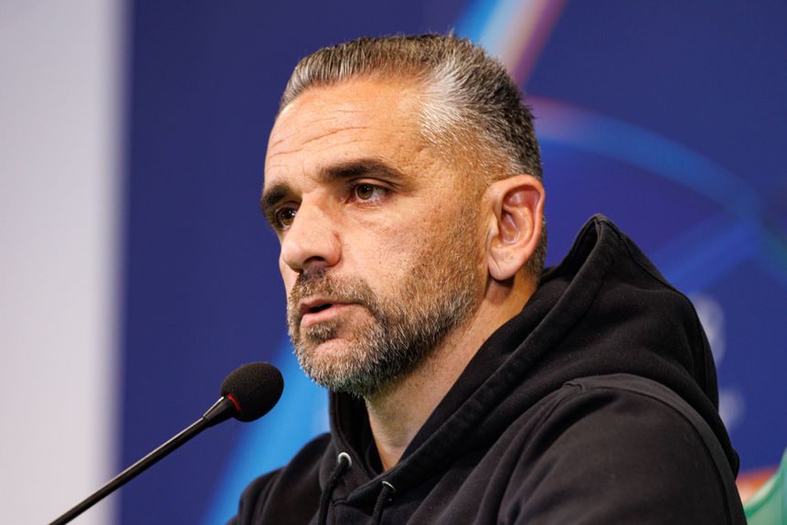 Rui Borges confessou que ainda não tem um onze definido para o jogo de amanhã - Foto: IMAGO