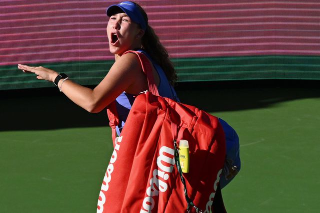 Campeã não passou aos oitavos em Indian Wells e acabou a insultar todos