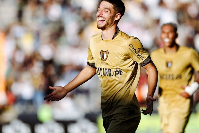 Camisola 14 vive dias felizes em Vila Nova e mantém o foco para mais sucessos - Foto: Famalicão