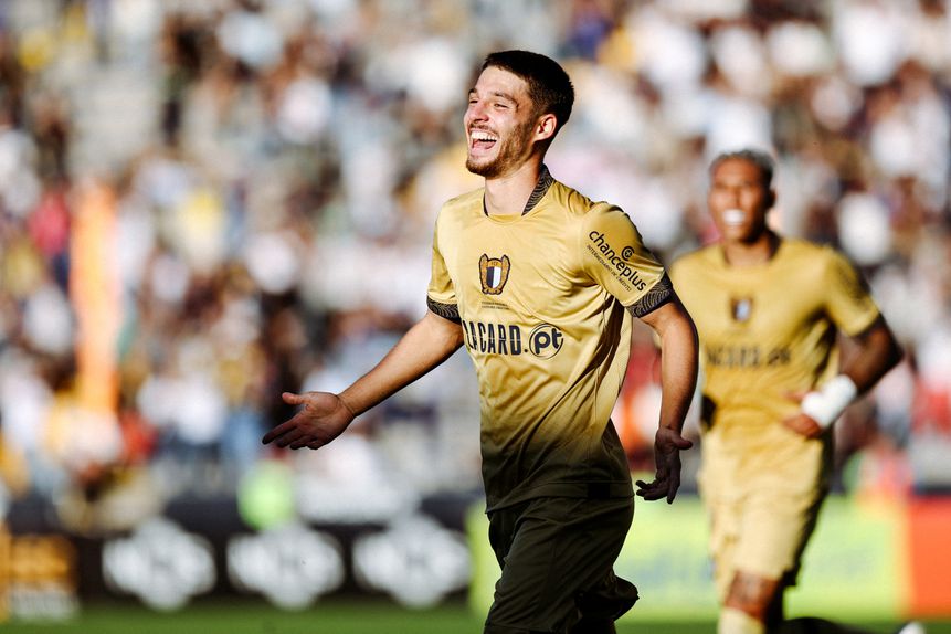 Camisola 14 vive dias felizes em Vila Nova e mantém o foco para mais sucessos - Foto: Famalicão