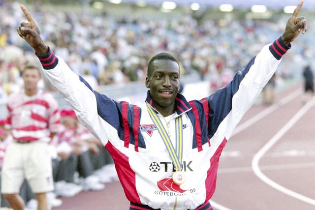 Michael Johnson em mais um momento de glória, em Gotemburgo1995. IMAGO