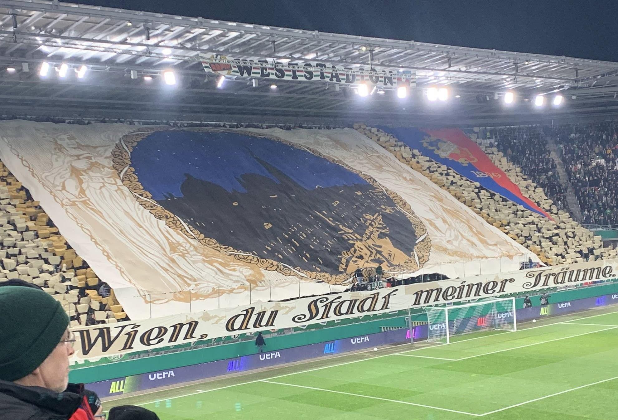 Rapid Viena-CSU Craiova (Liga Conferência, 6 de novembro de 2025)
Retrata a silhueta de Viena acompanhada da frase «Viena, cidade dos meus sonhos», destacando a forte ligação entre o clube, a cidade e os seus adeptos antes do jogo europeu.
FOTO: FACEBOOK