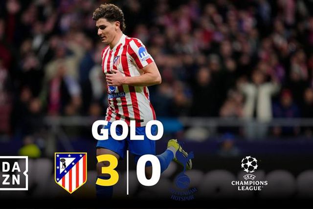 Surreal: guarda-redes do Tottenham volta a errar e é substituído... aos 17 minutos