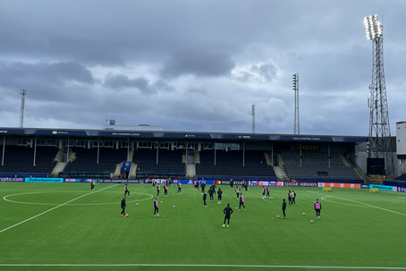 Holofotes da Aspmyra Arena ligados para o treino do Bodo/Glimt - Foto: A BOLA