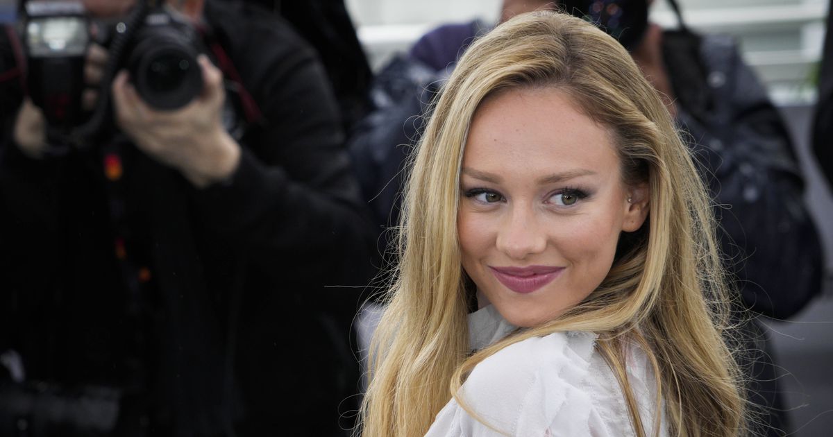 Mbappé e Ester Expósito 'apanhados' após noite difícil para o Real Madrid