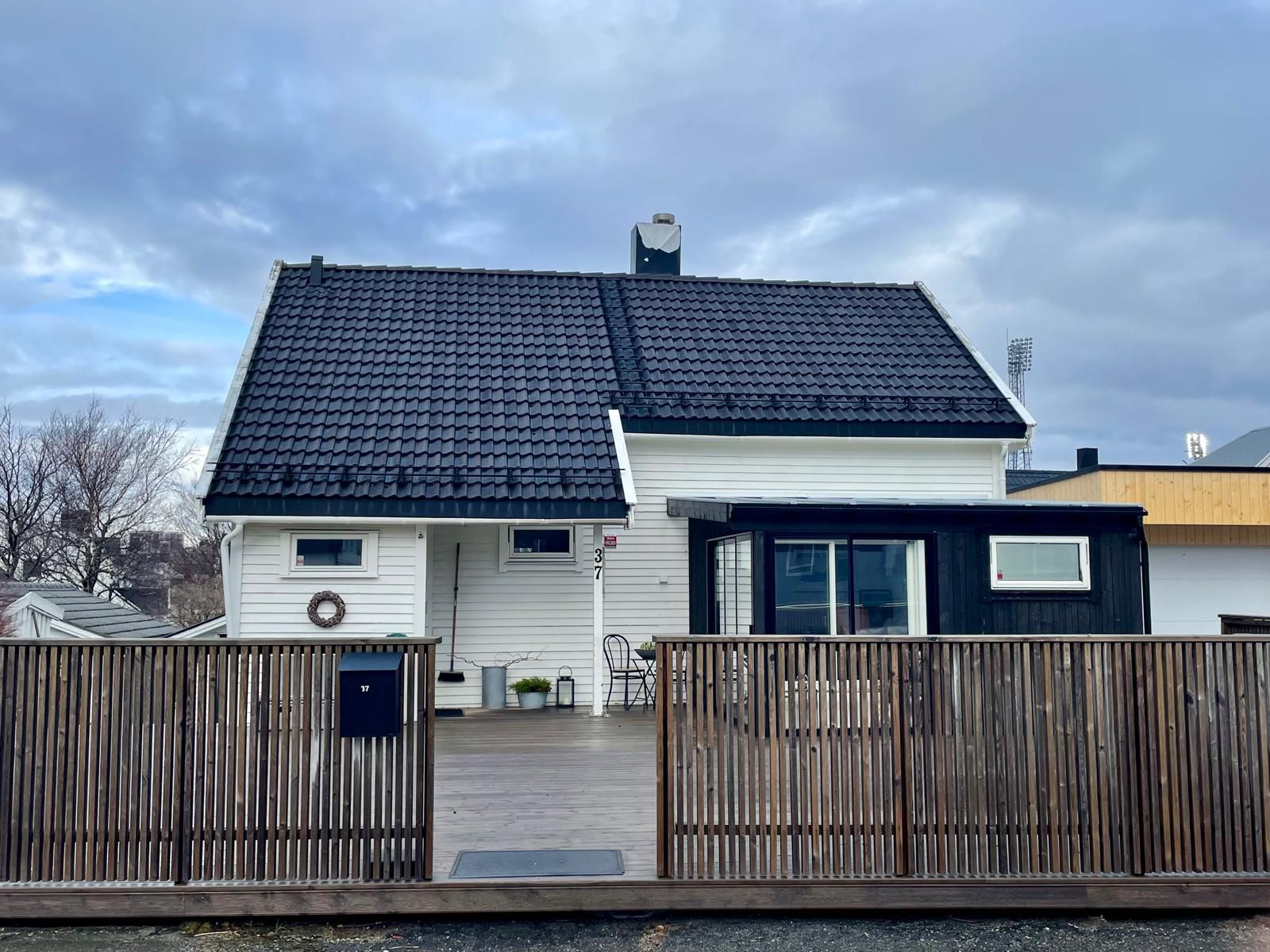 A BOLA esteve na casa dos pais de Schjelderup  - Foto: A BOLA
