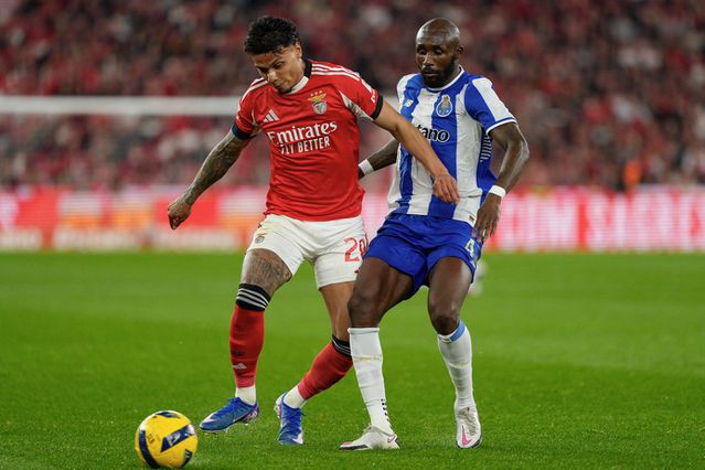 Richar Ríos e Seko Fofana na segunda parte do clássico entre Benfica e FC Porto no Estádio da Luz — Bruno de Carvalho/Kapta+
