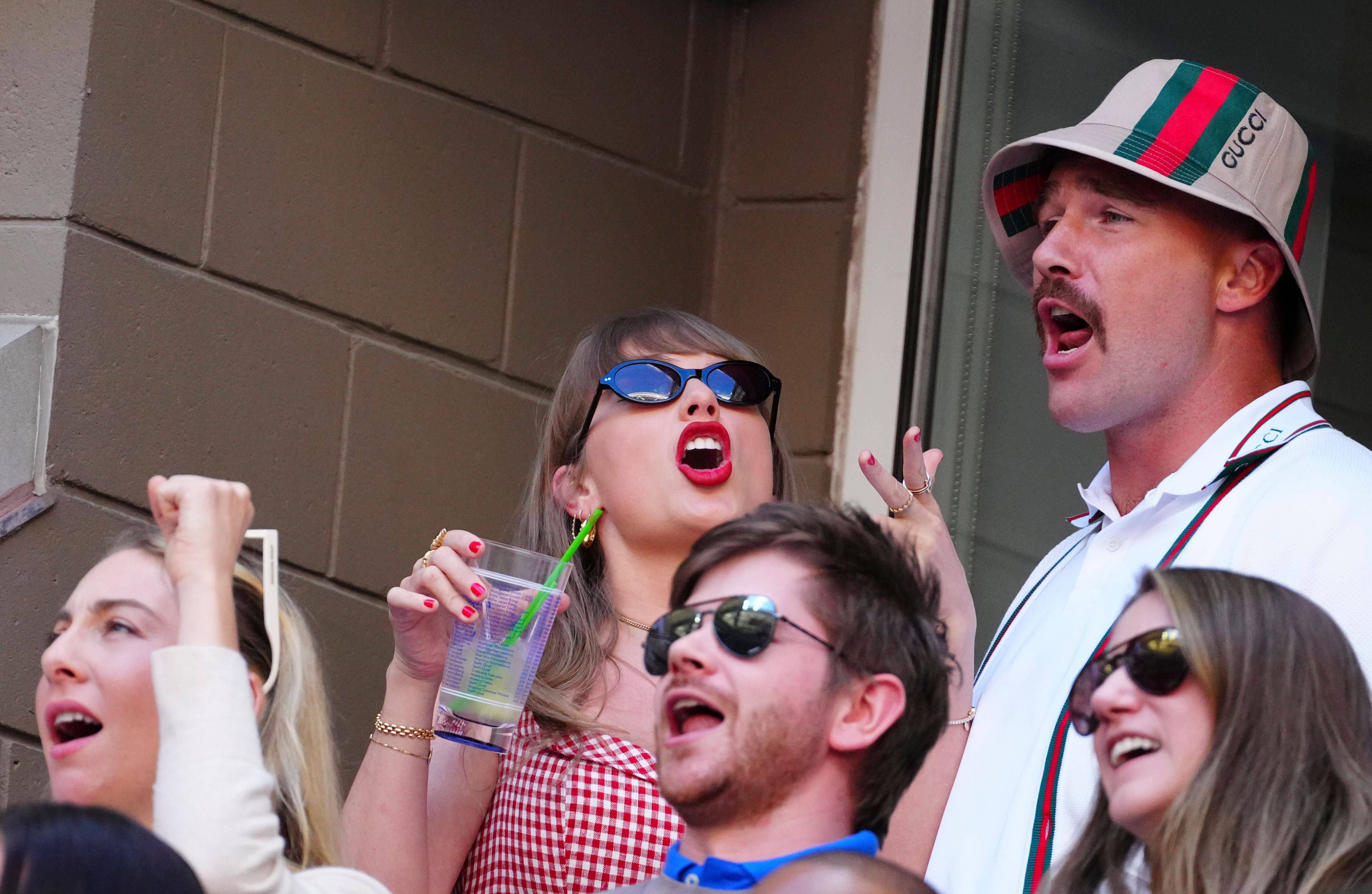 Travis Kelce e Taylor Swift  - Foto: Imago