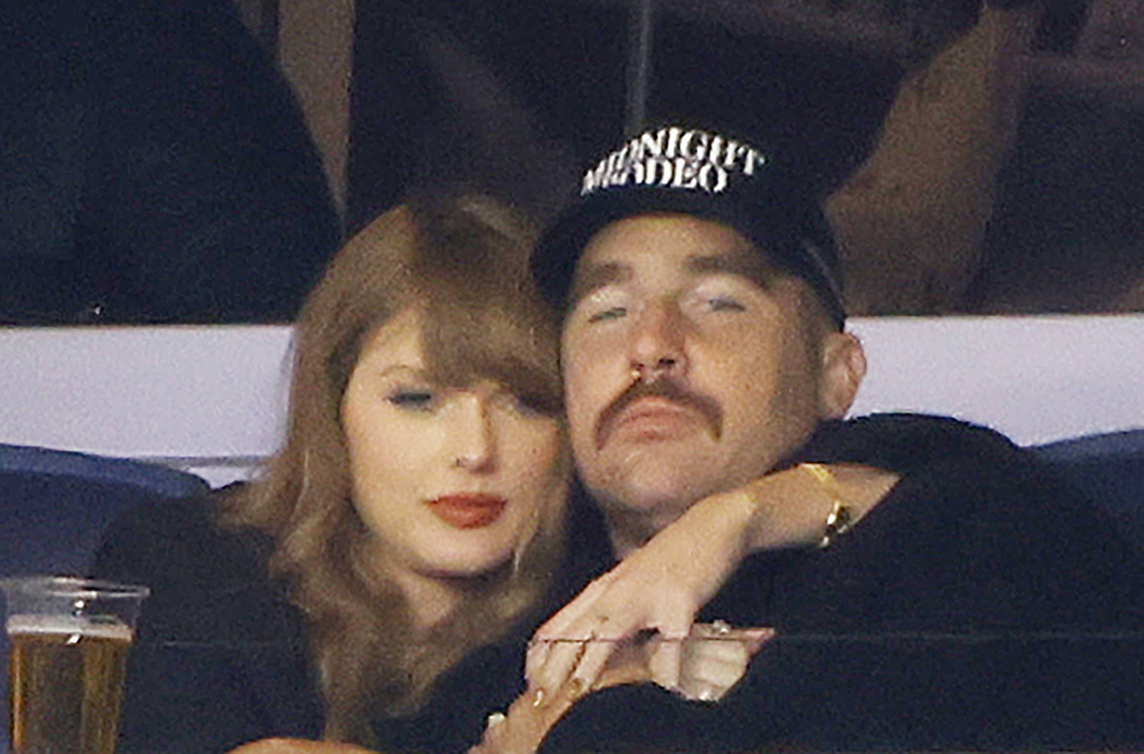 Travis Kelce e Taylor Swift  - Foto: Imago