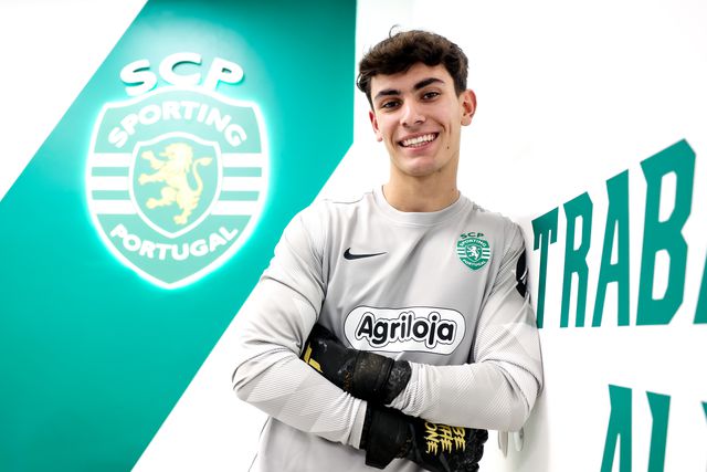 Sporting: Tiago Leitão assina contrato profissional