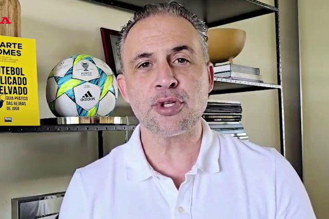 Duarte Gomes analisa o lance de grande polémica no Arsenal-Bayern