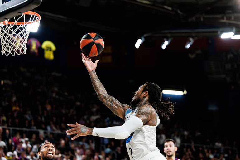 Ex-jogador da NBA condenado a oito anos de prisão por violação