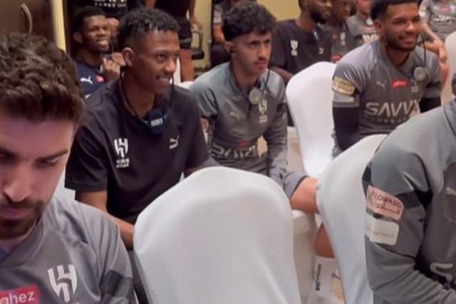 VÍDEO: O 'chocolate' de Jorge Jesus aos jogadores do Al Hilal