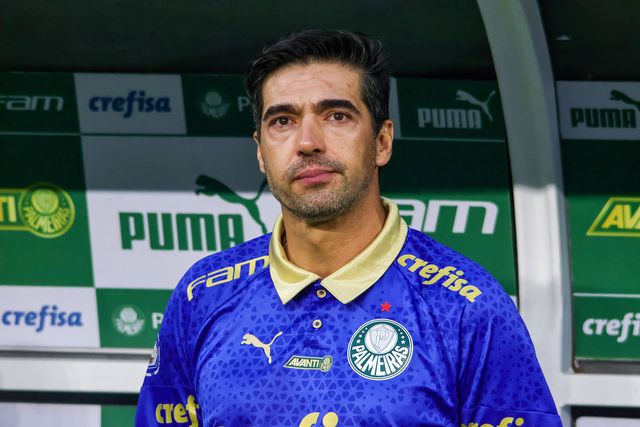 Crítico do futebol português rendido a Abel: «Maior treinador da história do futebol brasileiro»