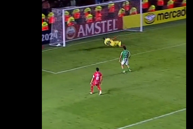 Vídeo: Golaço de Urretaviscaya em vitória histórica do Racing Montevideo