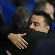 VÍDEO: O efusivo reencontro entre Xavi e Luís Enrique