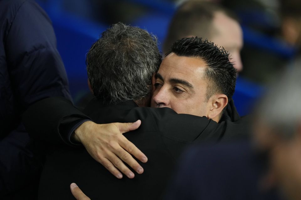 VÍDEO: O efusivo reencontro entre Xavi e Luís Enrique