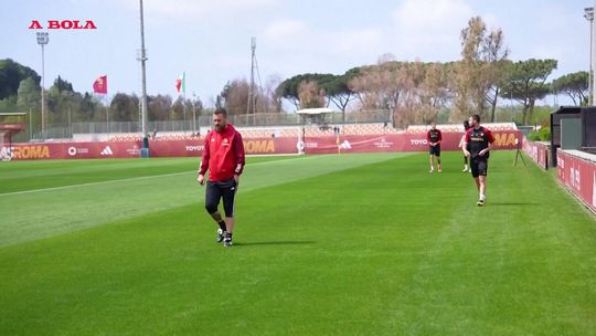 O treino da Roma antes de visitar o Milan para a Liga Europa