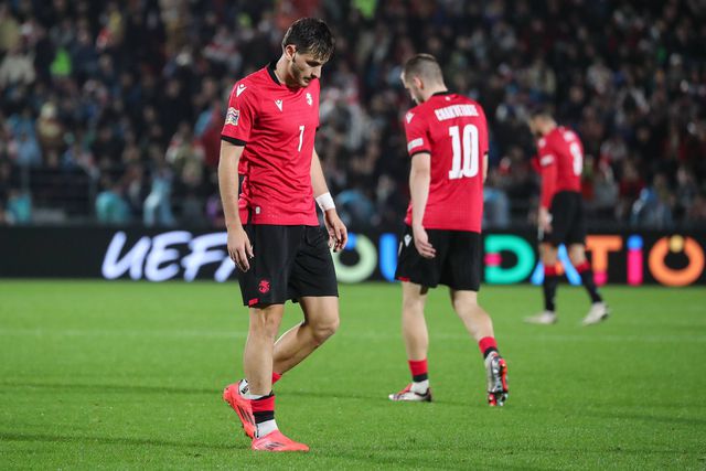 Georgianos vão ter de jogar à porta fechada devido ao comportamento dos adeptos no duelo com a Arménia