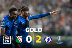 Guarda-redes do Legia começa jogada do golo do Chelsea (vídeo)