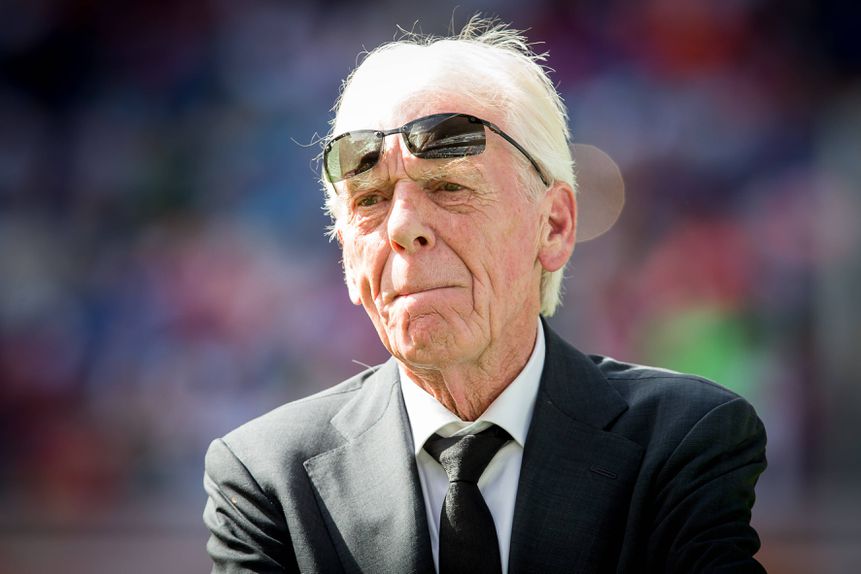 Leo Beenhakker ao sol no Santiago Bernabéu